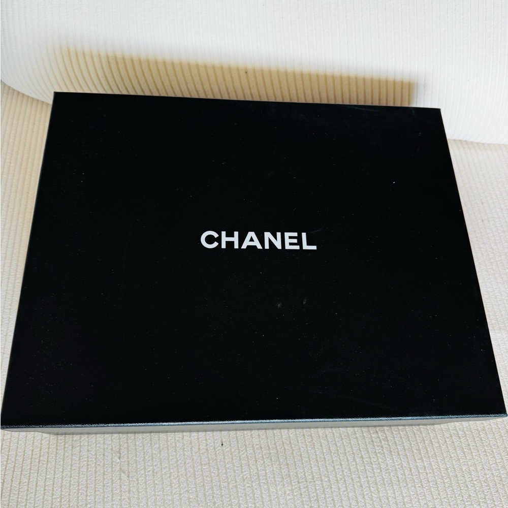 CHANEL Black Leather Chelsea Boots brand new in box with dust bags size 6 - Picture 11 of 11